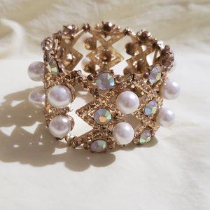 Stretch Pearl Bracelet